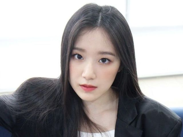Shuhua (G)I-DLE).