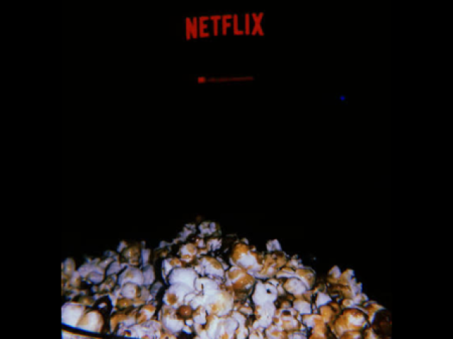To olhando netflix (Não fui junto com ela)