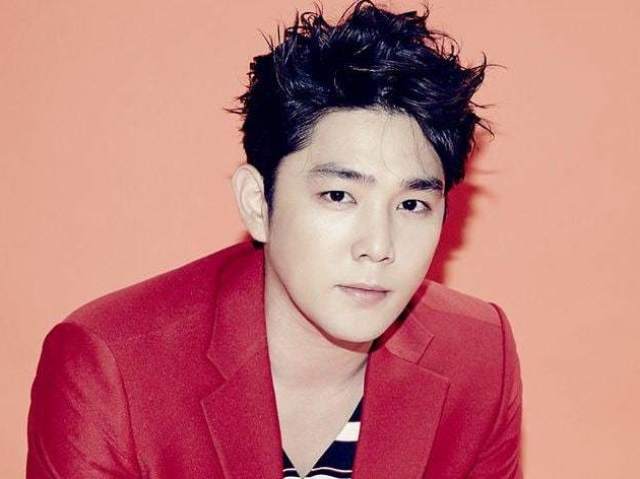 Kan Gin (SUPER JUNIOR).