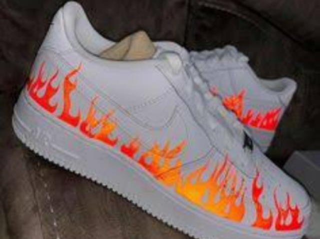 Nike (vc decide se é customizado ou n)