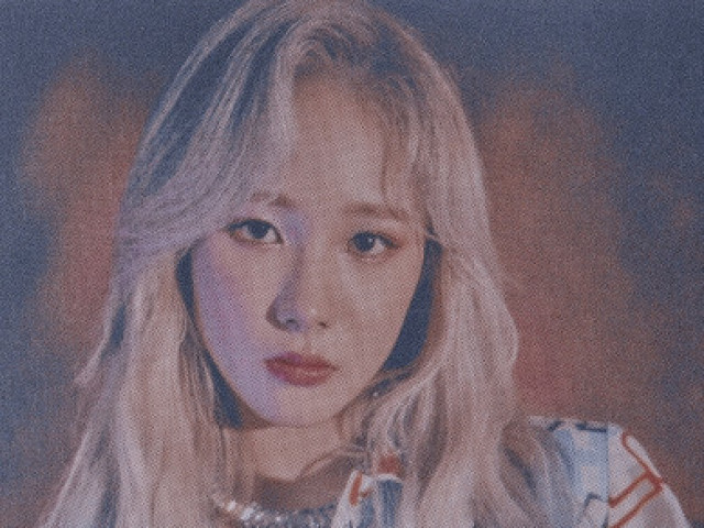 ꒦꒷ EVERGLOW - Mia