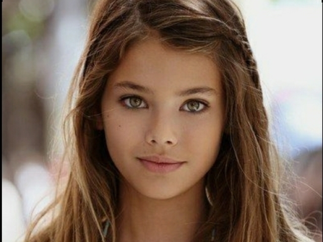 Izzy Smith
Uma menina gentil, debochada, ama seus pais, e irmãos...
10 anos