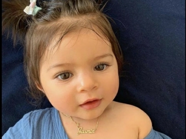 Yasmin Smith
Uma bebê, linda, sorridente, e fofa...
1 ano