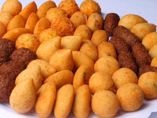 sou mais as coxinhas e kibes e etc kkk