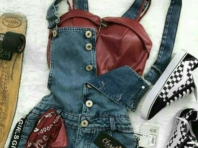 Ă um short