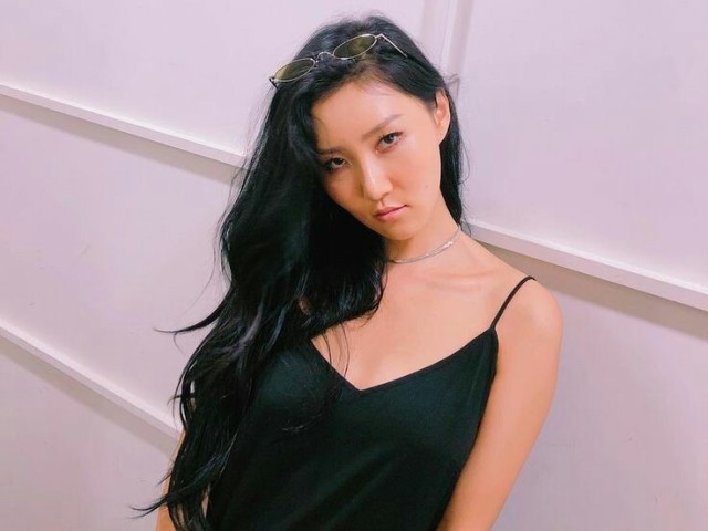 Hwasa (Mamamoo)