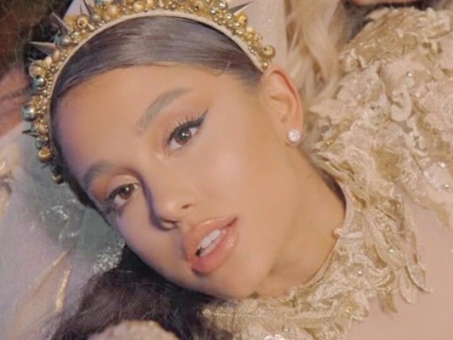 Ariana Grande.