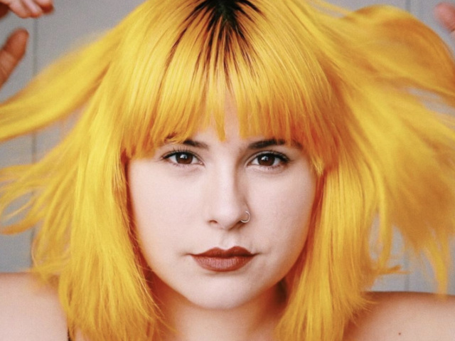 Amarelo