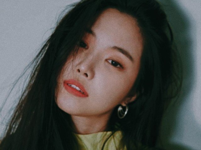 Fazer uma sessão de fotos da VOGUE com a Naeun (Apink)