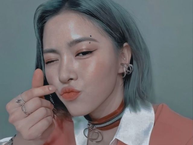 Gravar um programa com crianças com a Ryujin (ITZY)