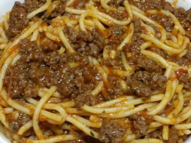 Macarrão com carne moída