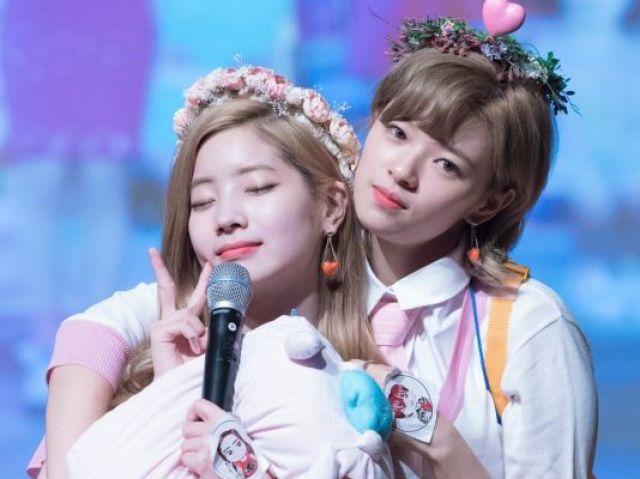 Dahyun\Jeongyeon