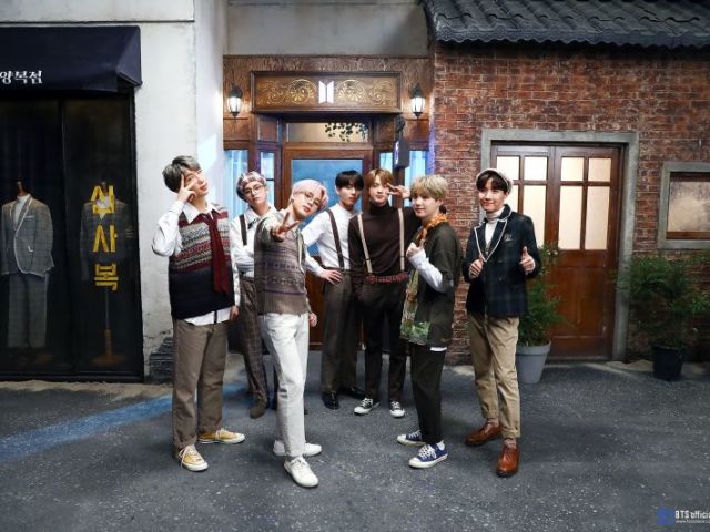BTS RPG: A barraca do beijo