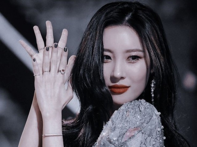 Sunmi (Ex.
Wonder Girls
Atualmente:
Solista)