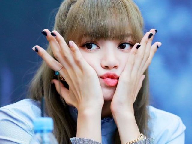 "Lisa oppa",porque ela sempre ajuda os membros