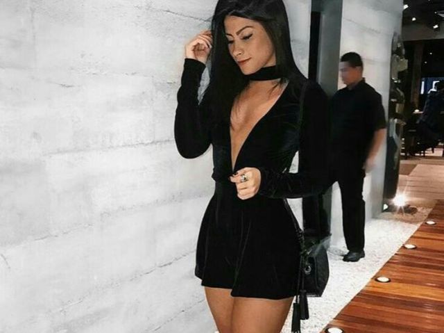 Sua roupa
Salto preto