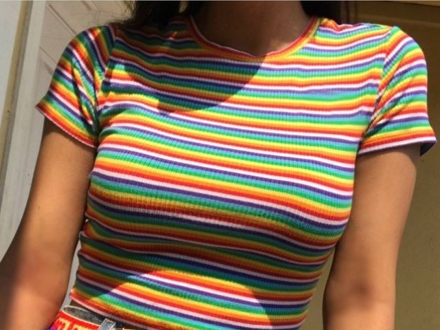 Perfeição em blusa (não é 🏳️‍🌈 )