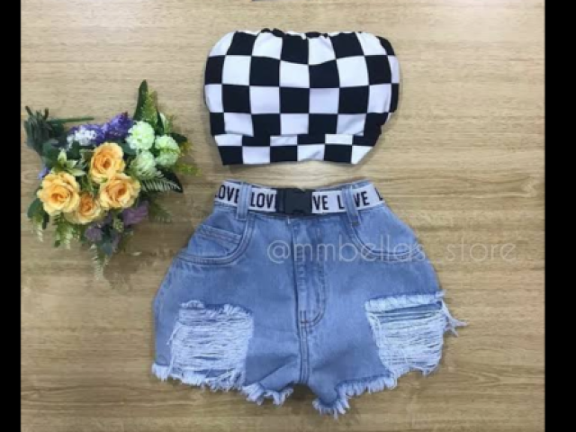 Short jeans com croopd tomara que caia xadrez