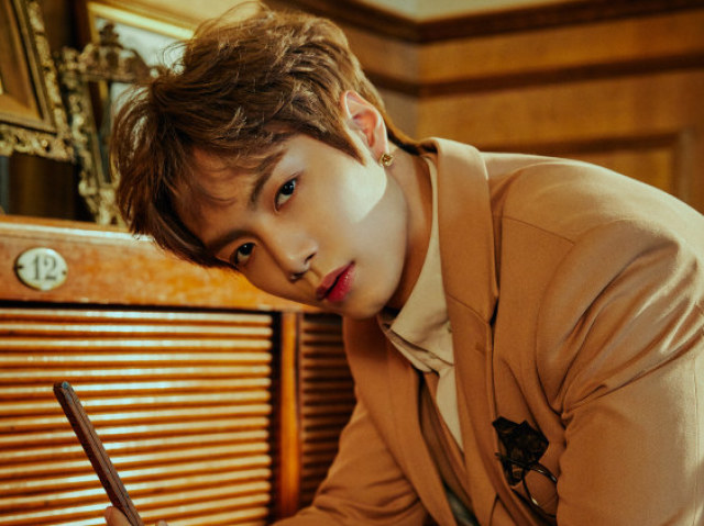 ★-Aron {NU'EST}