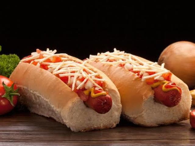 Hot dog (ou mais conhecido aqui no Brasil de Cachorro quente)