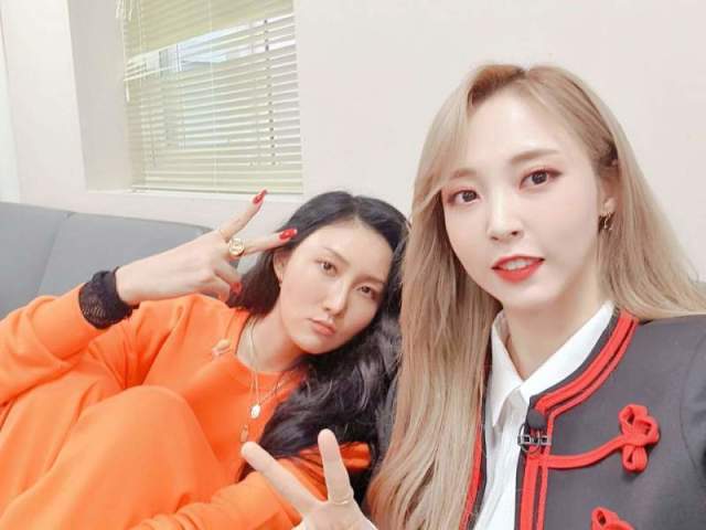 Moonsa (hwasa e moonbyul)