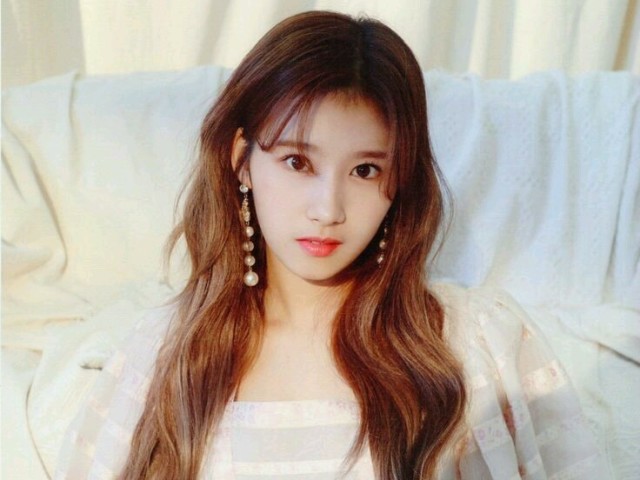 Sana Minatozaki(Twice)