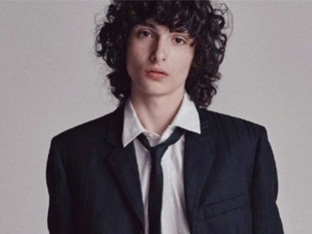 Sim, com Finn Wolfhard