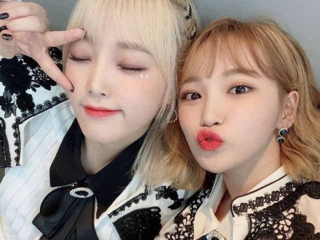 Yena/chaewon