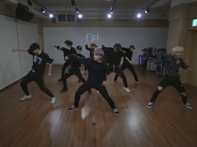 HALA HALA - Ateez