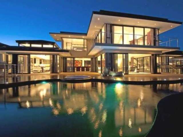 Luxuosa