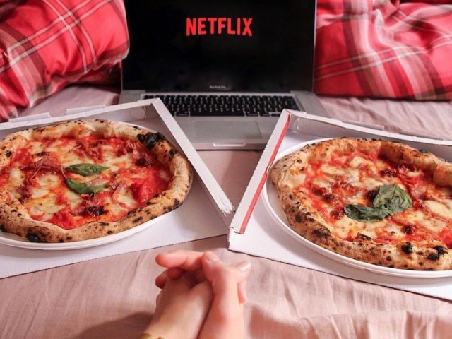 Sessão Netflix com Pizza🍕