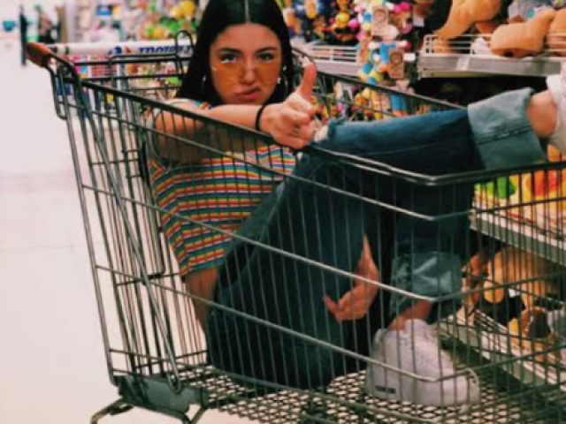 Carrinho de mercado dando sopa
Eu kkkk
Coment
Max:nois com fome e vc tirando ft
Res:finge q se so falou te amo irmão e fala te amo tambem
Max:sonha bjs volta logo to com fome
Caio:vdd mó fome
Res:vao morre de fome também estragando meus comentarios