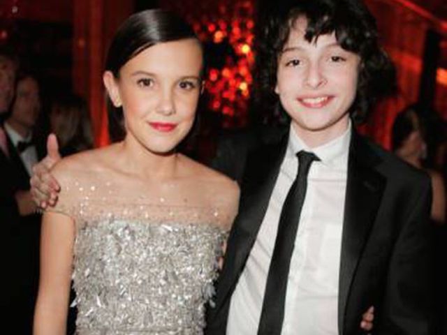 Sim, com Millie Bobby Brown.