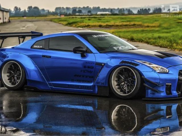 Nissan GTR