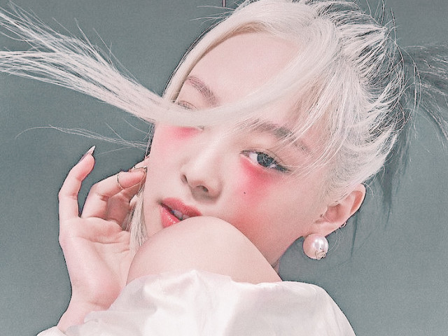 ꒦꒷ JENNIE