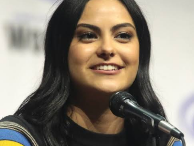 Camila Mendes