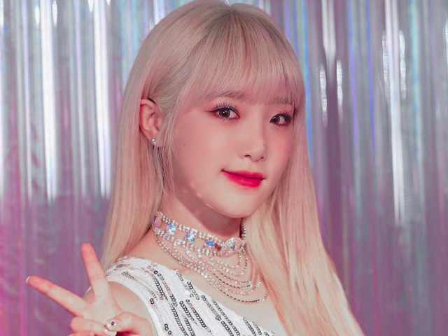 ꒦꒷ YENA