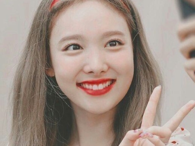 Nayeon (TWICE)