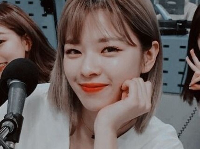 Jeongyeon (TWICE)