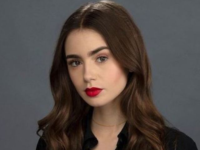 Lily Collins (31)