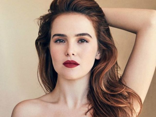 Zoey Deutch (25)