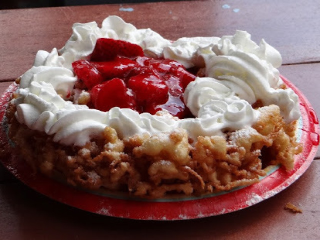 FUNNEL CAKE DE MORANGO