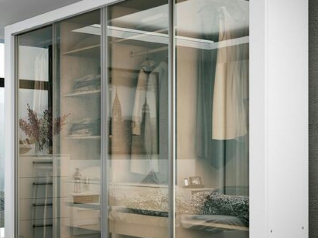 Guarda-roupa transparente!