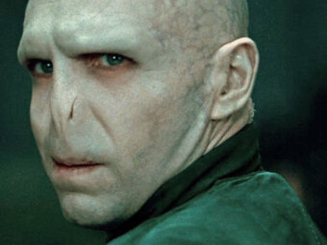 Acho melhor reler os livros e re-assistir os filmes!