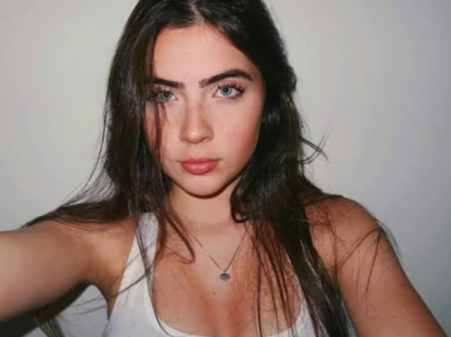 Acho melhor vc se decidi tem outros querendo e n espero mto
Luka:lindo o cara q tirou a ft
Res:mto preguisoso isso ss
N vi os outros comentarios