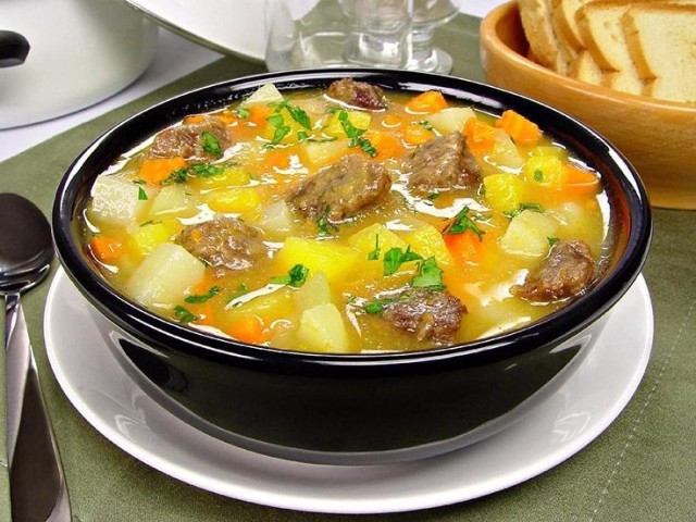 Sopa de legumes com carne