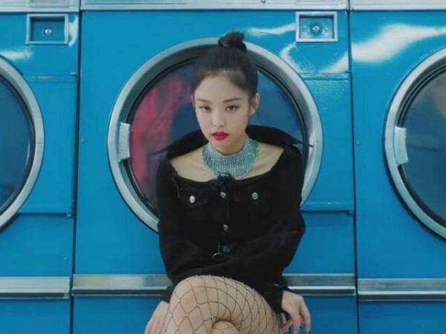 BLACK PINK - Jennie (Solo )