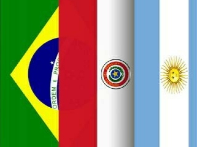 3 países