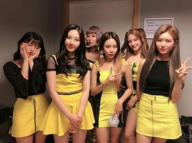 MOMOLAND💖💖💖💖