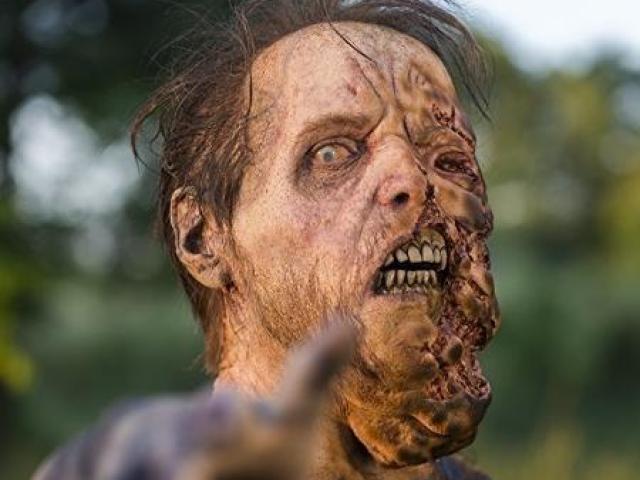 "São extremamente silenciosos, e difíceis de serem notados. É uma espécie consideravelmente forte, por conta da camuflagem e por possuir um parasita (taí o nome) na saliva que corrói o organismo de qualquer ser humano em questão de minutos." (Diferente dos comuns que demoram horas ou dias para destruir o organismo humano)
